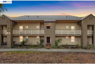 680 Dartmore Lane 260, Hayward, CA 94544