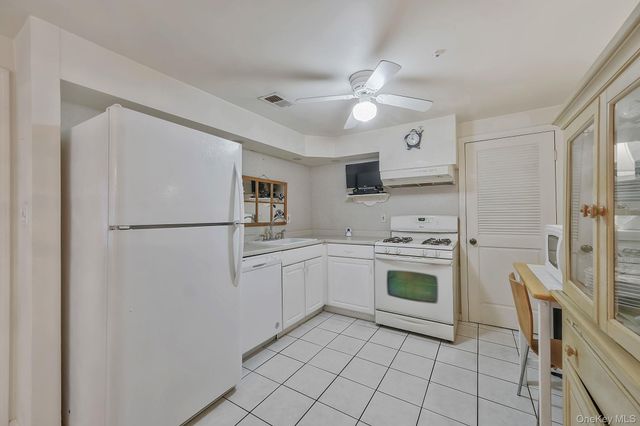 301 Birchwood Road, Medford, NY 11763
