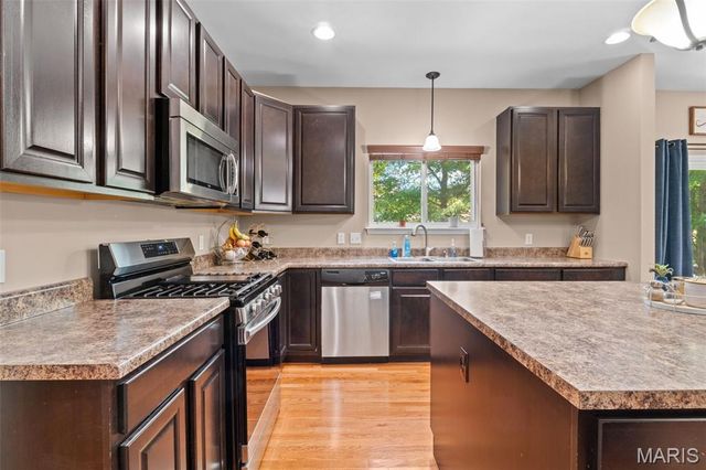 35 W Hampton Ridge Court, Wentzville, MO 63385