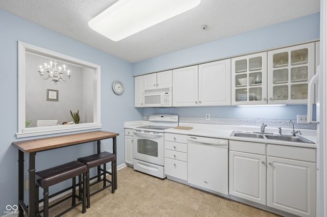 7601 Newport Bay Drive 308, Indianapolis, IN 46240