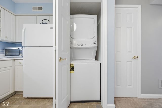 7601 Newport Bay Drive 308, Indianapolis, IN 46240