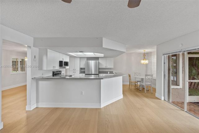 237 NW 100th Ave ., Plantation, FL 33324