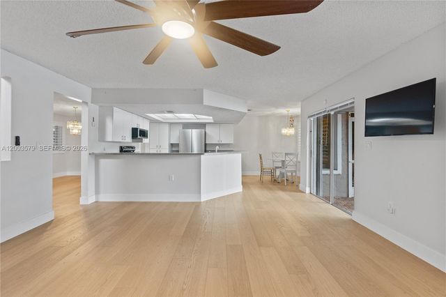 237 NW 100th Ave ., Plantation, FL 33324