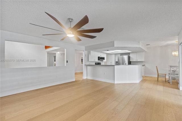 237 NW 100th Ave ., Plantation, FL 33324