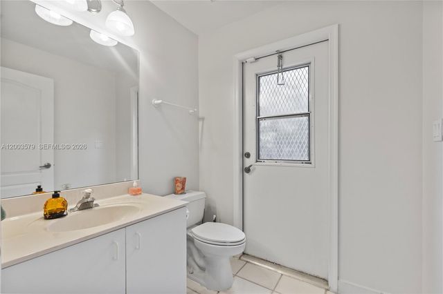 237 NW 100th Ave ., Plantation, FL 33324