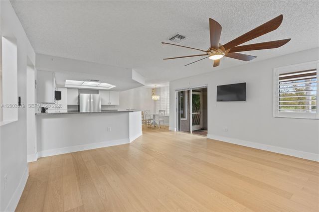 237 NW 100th Ave ., Plantation, FL 33324