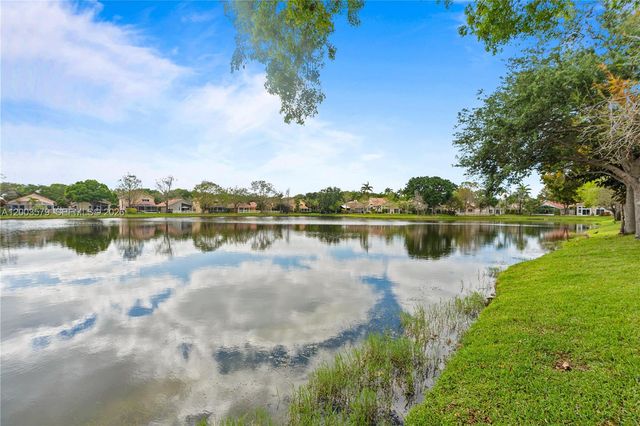 237 NW 100th Ave ., Plantation, FL 33324