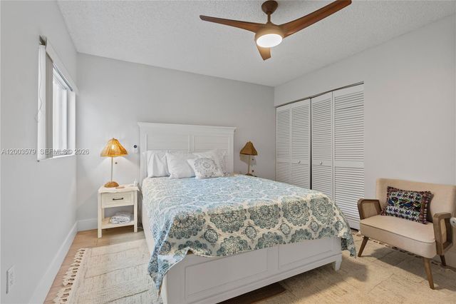 237 NW 100th Ave ., Plantation, FL 33324