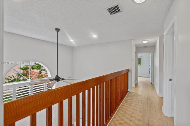 237 NW 100th Ave ., Plantation, FL 33324