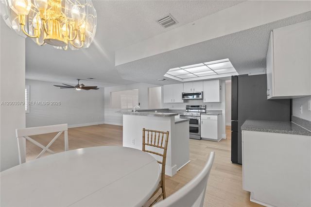 237 NW 100th Ave ., Plantation, FL 33324