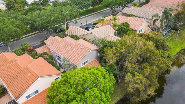 237 NW 100th Ave ., Plantation, FL 33324