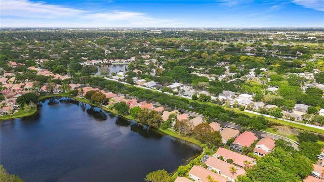 237 NW 100th Ave ., Plantation, FL 33324