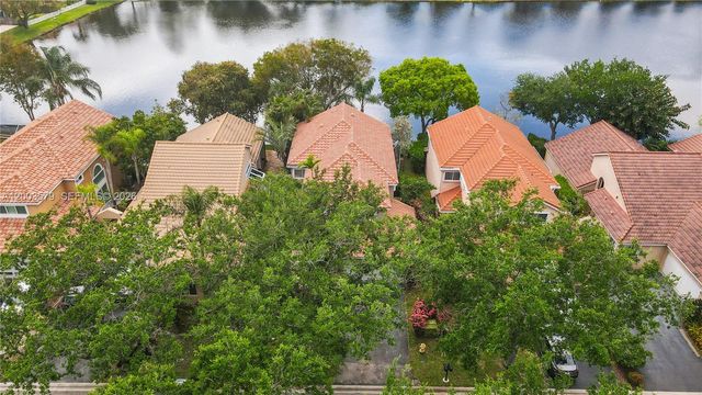 237 NW 100th Ave ., Plantation, FL 33324