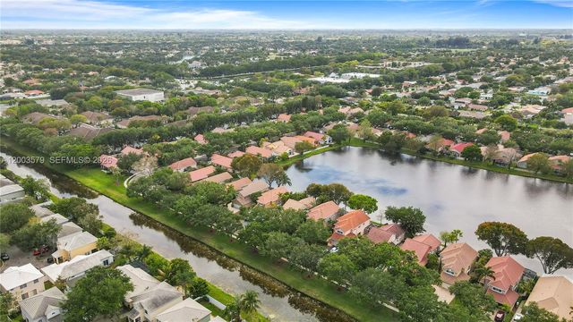 237 NW 100th Ave ., Plantation, FL 33324