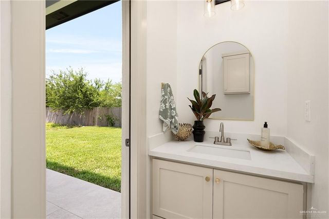 3721 Diamondhead Avenue, Alton, TX 78573