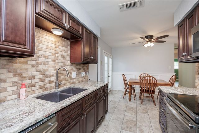5238 Tolman St, Corpus Christi, TX 78415