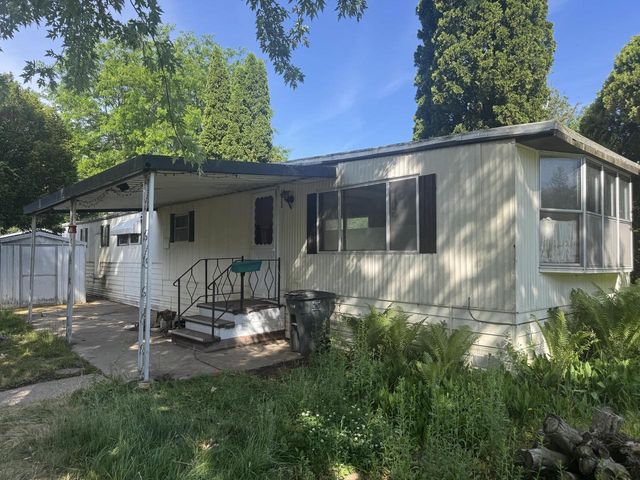 1432 Pleasant STREET, Burlington, WI 53105