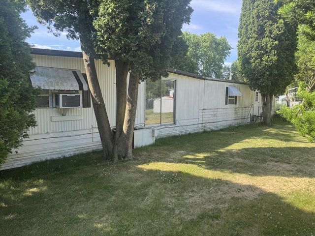 1432 Pleasant STREET, Burlington, WI 53105