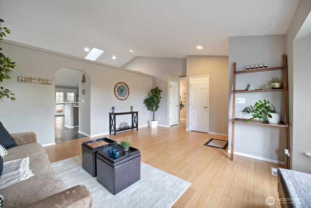 25920 202nd Avenue SE, Covington, WA 98042