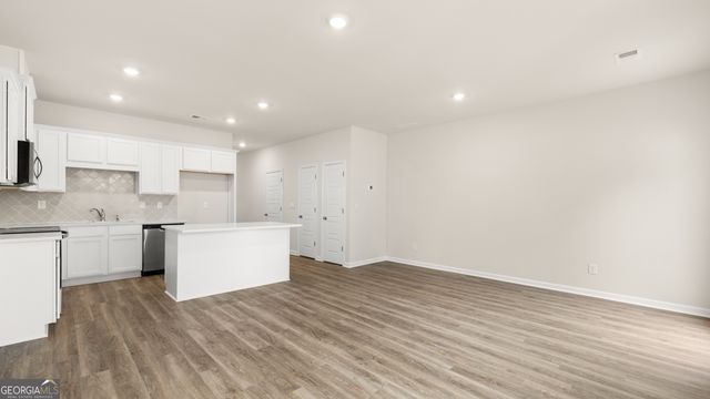 126 Kenmore Circle, Perry, GA 31069