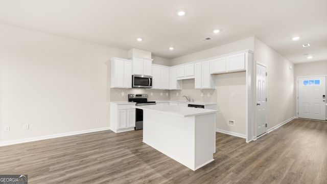 126 Kenmore Circle, Perry, GA 31069