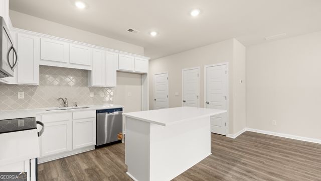126 Kenmore Circle, Perry, GA 31069