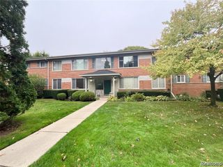 928 N ADAMS Road 8, Birmingham, MI 48009