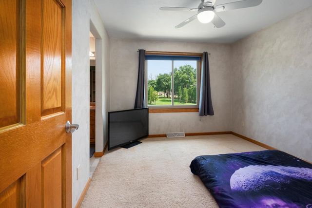 8120 CHALLENGER DRIVE, Neenah, WI 54956