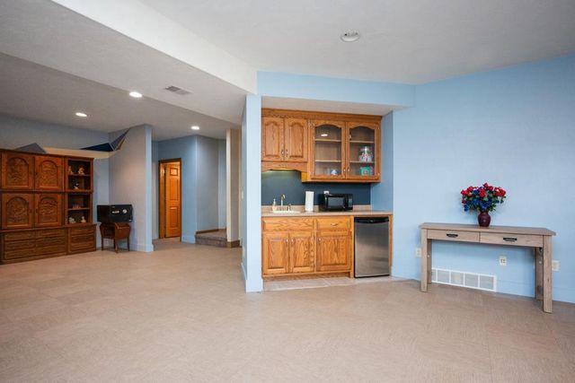 8120 CHALLENGER DRIVE, Neenah, WI 54956