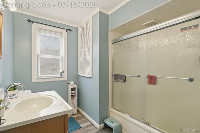 6915 Braun, Center Line, MI 48015