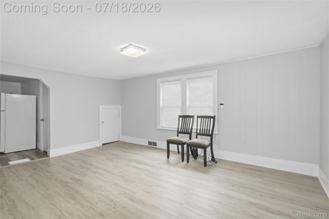 6915 Braun, Center Line, MI 48015