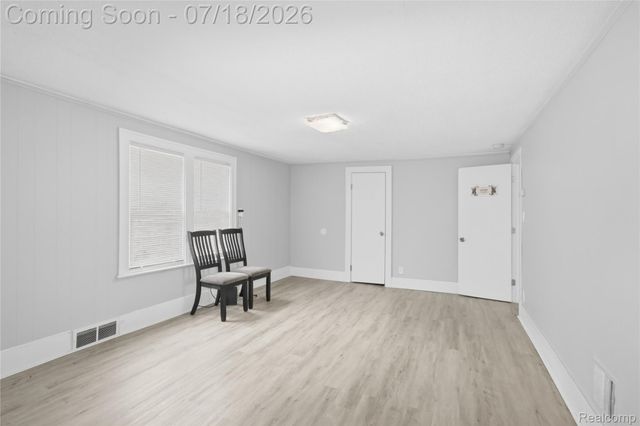 6915 Braun, Center Line, MI 48015