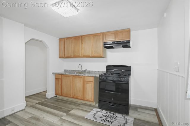 6915 Braun, Center Line, MI 48015
