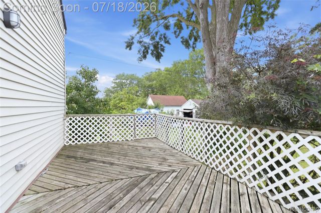 6915 Braun, Center Line, MI 48015