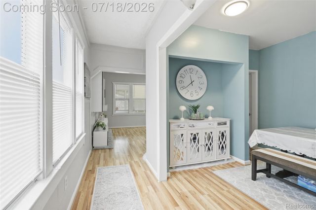6915 Braun, Center Line, MI 48015