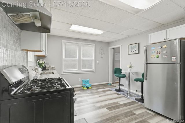 6915 Braun, Center Line, MI 48015