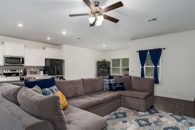 1193 MOUNTAIN LAUREL CIRCLE, Moody, AL 35004