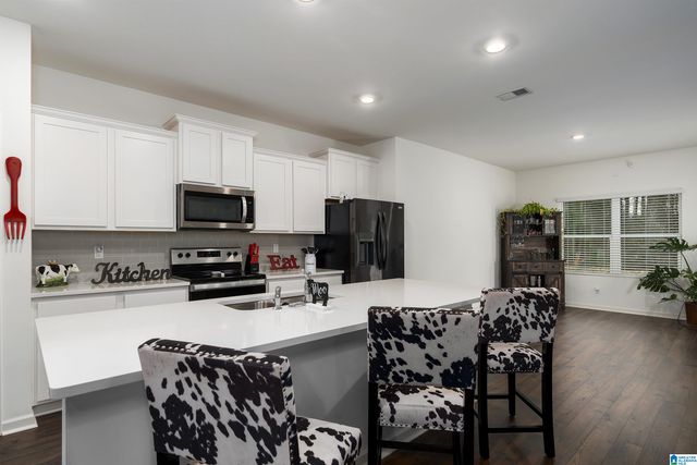 1193 MOUNTAIN LAUREL CIRCLE, Moody, AL 35004