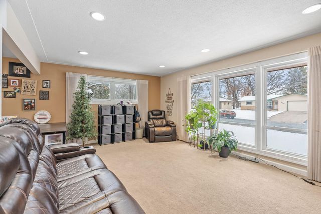 6996 Hickory Drive NE, Fridley, MN 55432