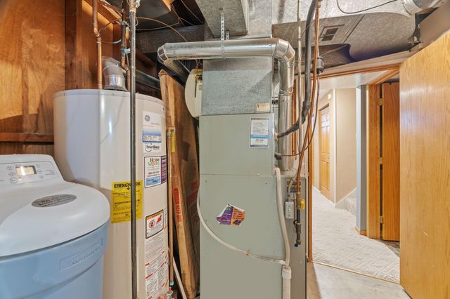 6996 Hickory Drive NE, Fridley, MN 55432