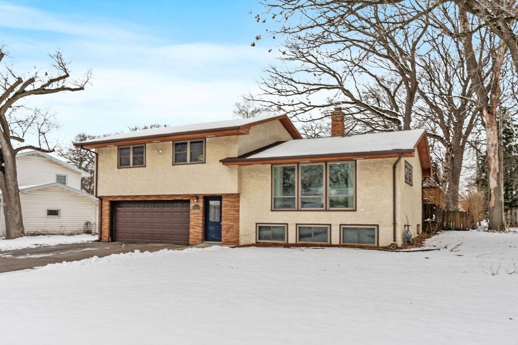 6996 Hickory Drive NE, Fridley, MN 55432