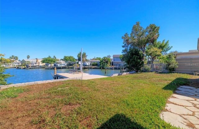 17611 1ST STREET E, Redington Shores, FL 33708