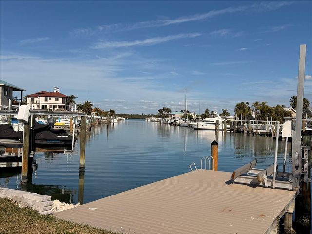 17611 1ST STREET E, Redington Shores, FL 33708