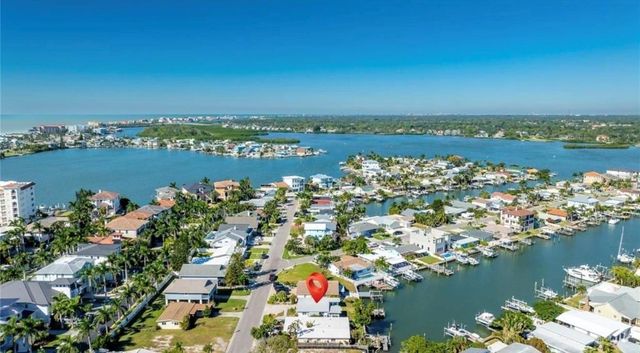 17611 1ST STREET E, Redington Shores, FL 33708