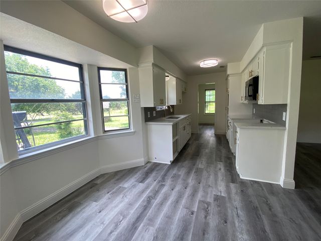 1001 Crisp Road, Ennis, TX 75119