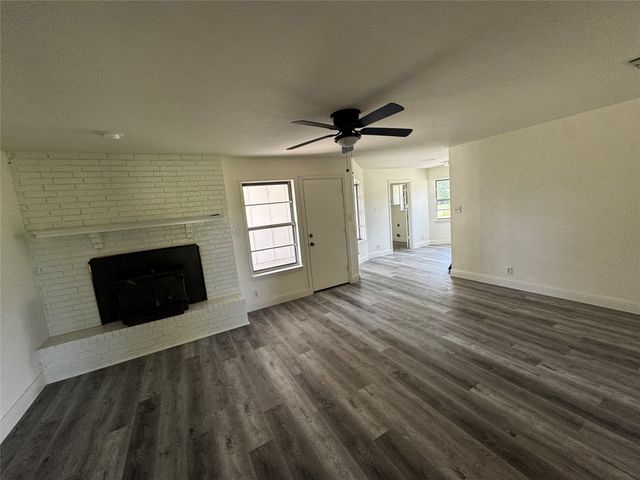 1001 Crisp Road, Ennis, TX 75119