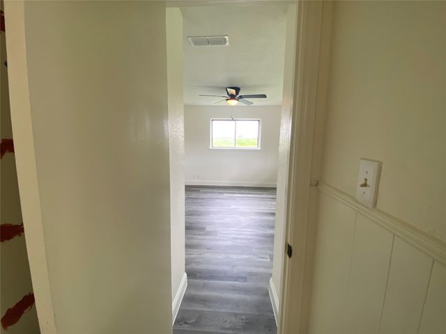 1001 Crisp Road, Ennis, TX 75119