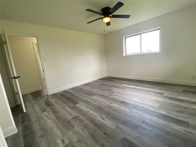 1001 Crisp Road, Ennis, TX 75119