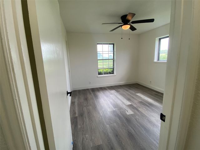 1001 Crisp Road, Ennis, TX 75119