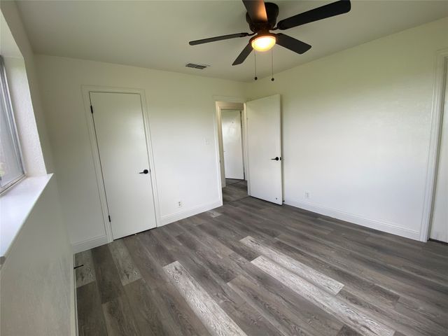 1001 Crisp Road, Ennis, TX 75119